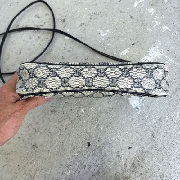 Vintage Gucci, micro GG Crossbody - Picture 5 of 12